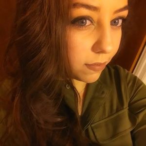 Meet your Posher, Rebecca